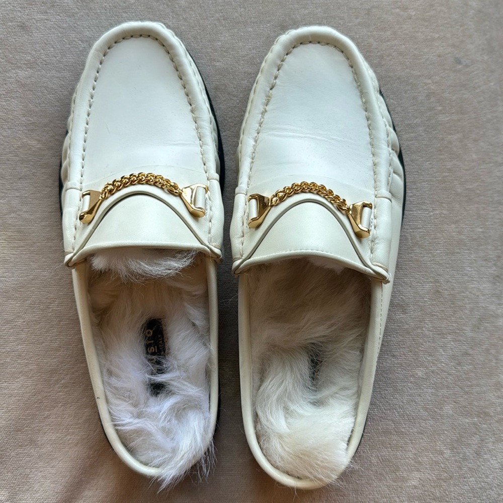 Hyusto fur slides. Size 39.